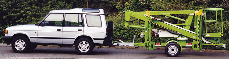 Road towable trailer mounted cherry picker
